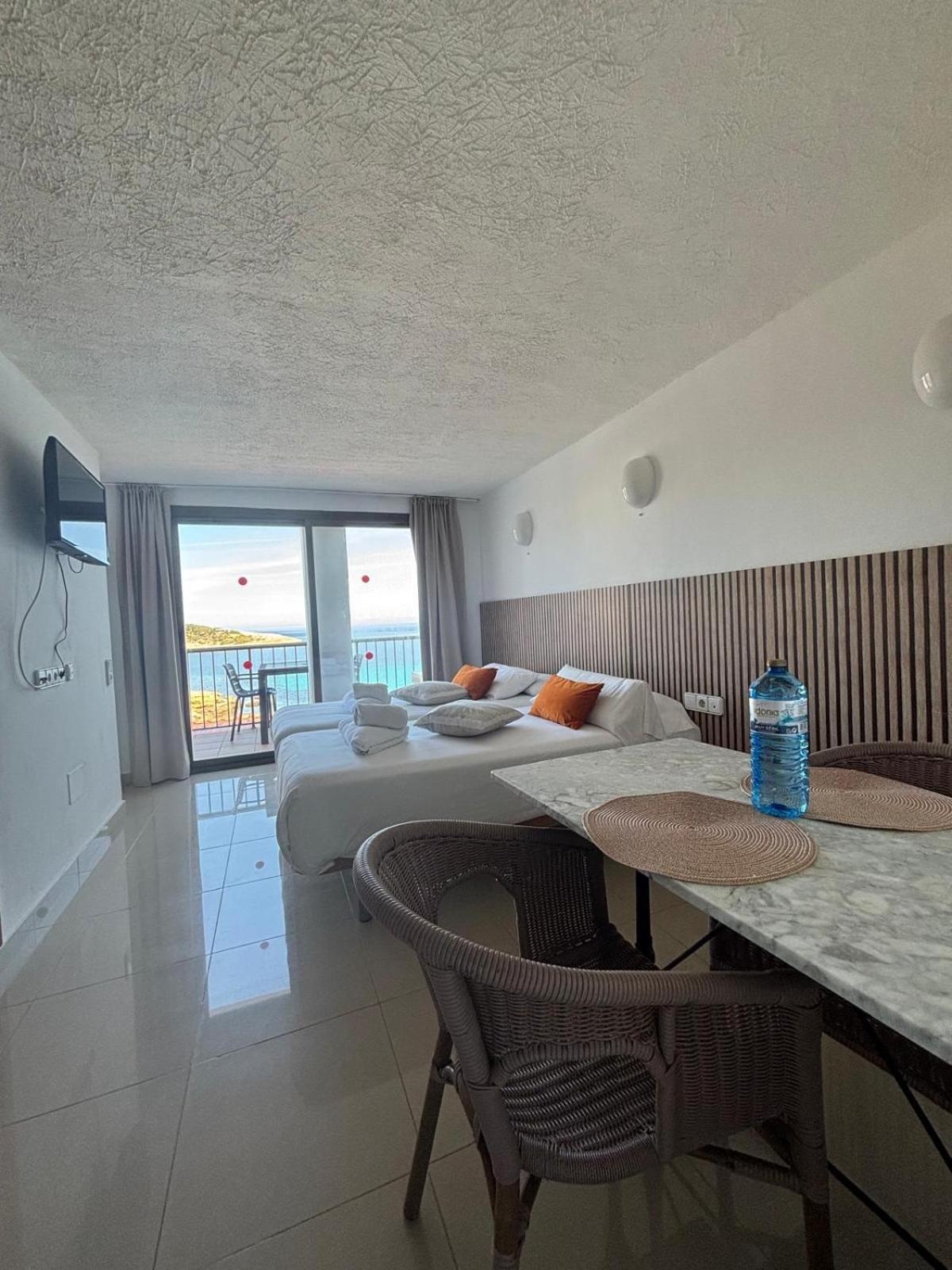 Es Grop Apartamentos Portinatx Ngoại thất bức ảnh